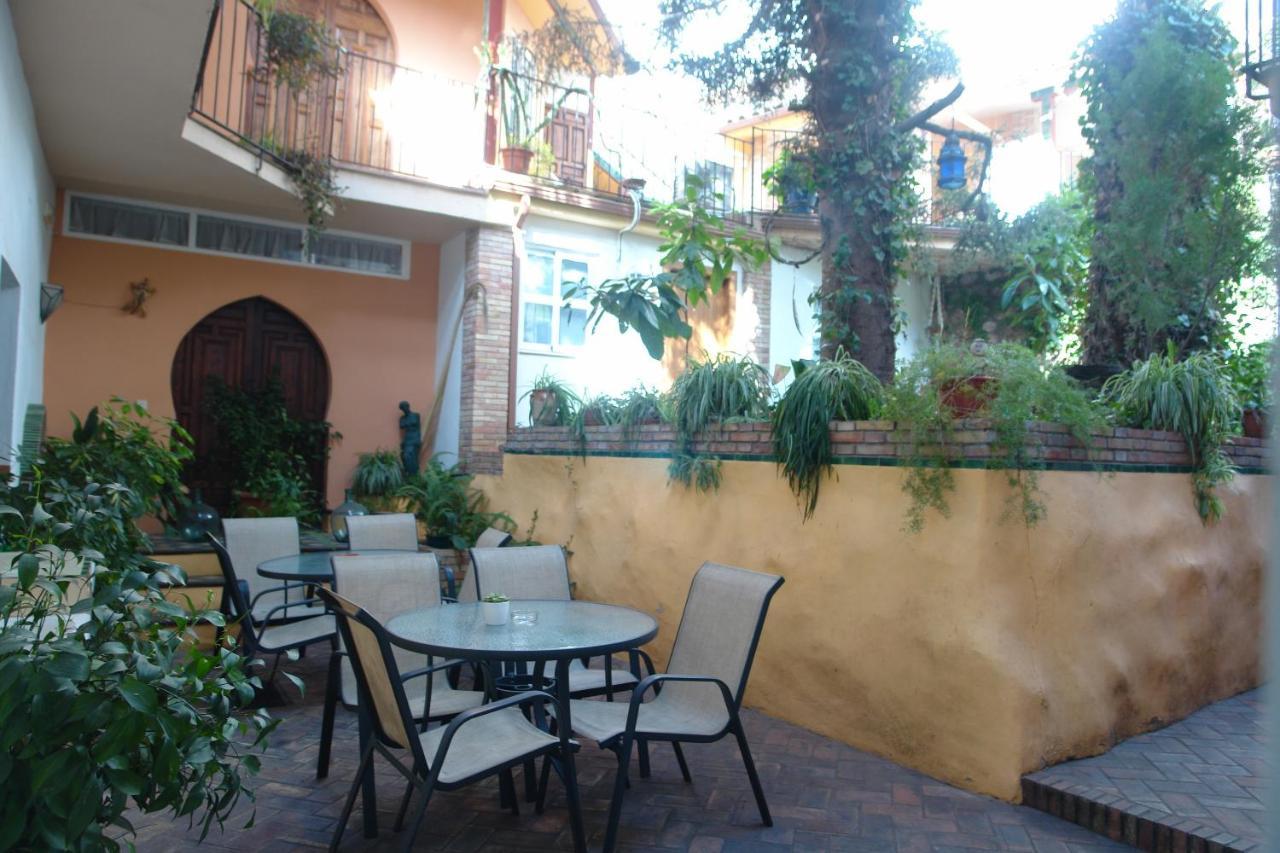 Plaza De Santa Maria *